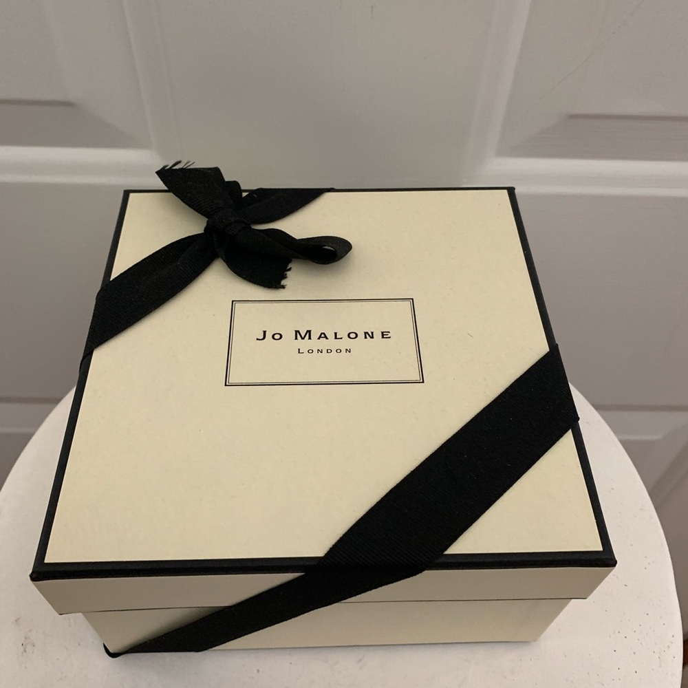 Gift Box - Picture 2 of 2